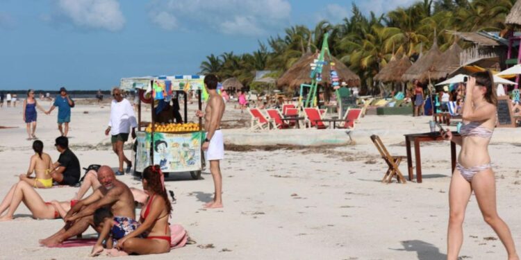 Quintana Roo combate fraudes a turistas con la campaña Verifica y Viaja