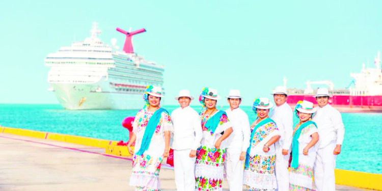 El nuevo impuesto de $42 dólares por turista de cruceros podría impactar el turismo en México, advierte Darío Flota. Análisis y repercusiones.