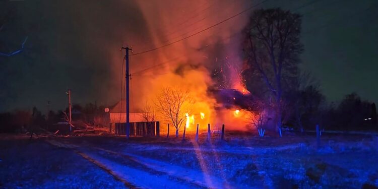 Rusia ataca infraestructura ucraniana con masiva ofensiva aérea de misiles de crucero y drones