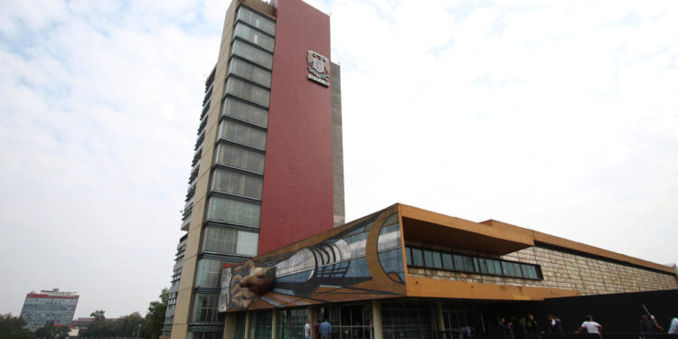 UNAM se aprieta el cinturón; disminuye viajes y viáticos