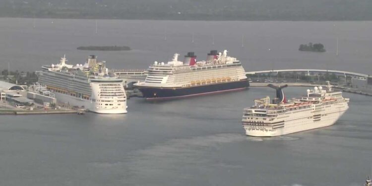 Un hombre se cayó por la borda en un crucero en las Bahamas durante las vacaciones de Navidad