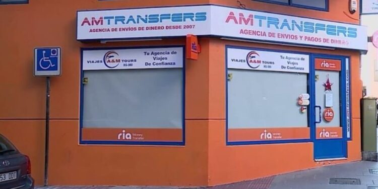 Una agencia de viajes de A Coruña deja a 300 personas sin billete para estas Navidades: "Es una gran estafa"