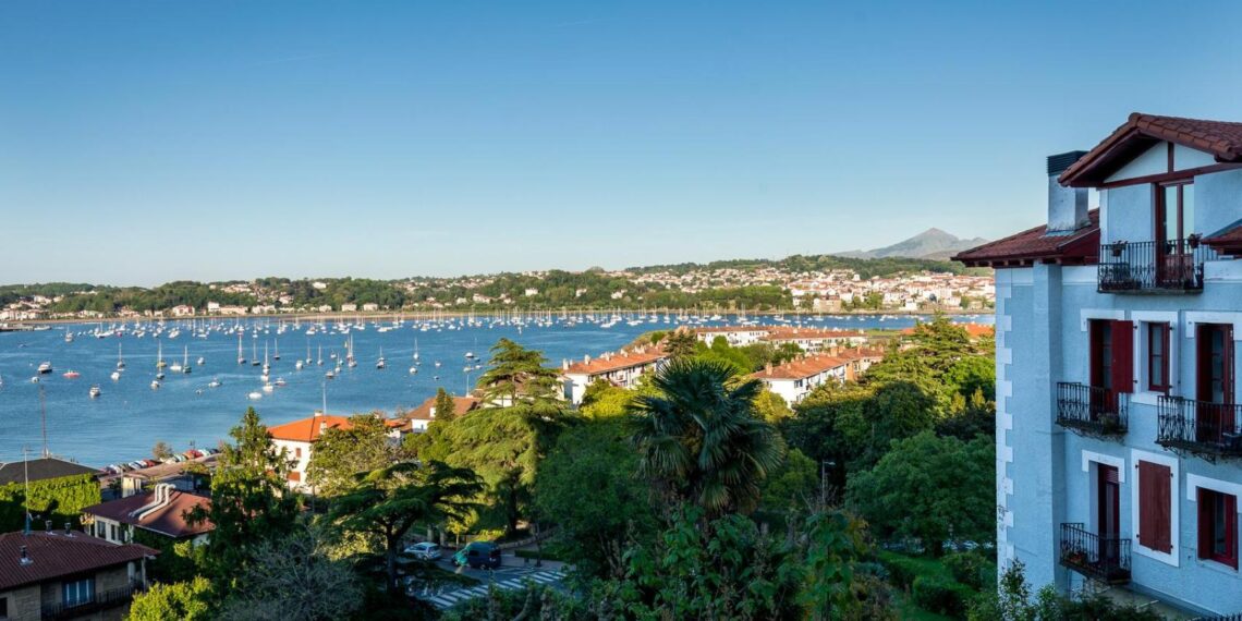 Estas navidades sorprende y regala un viaje (Vistas desde el Parador de Hondarribia)