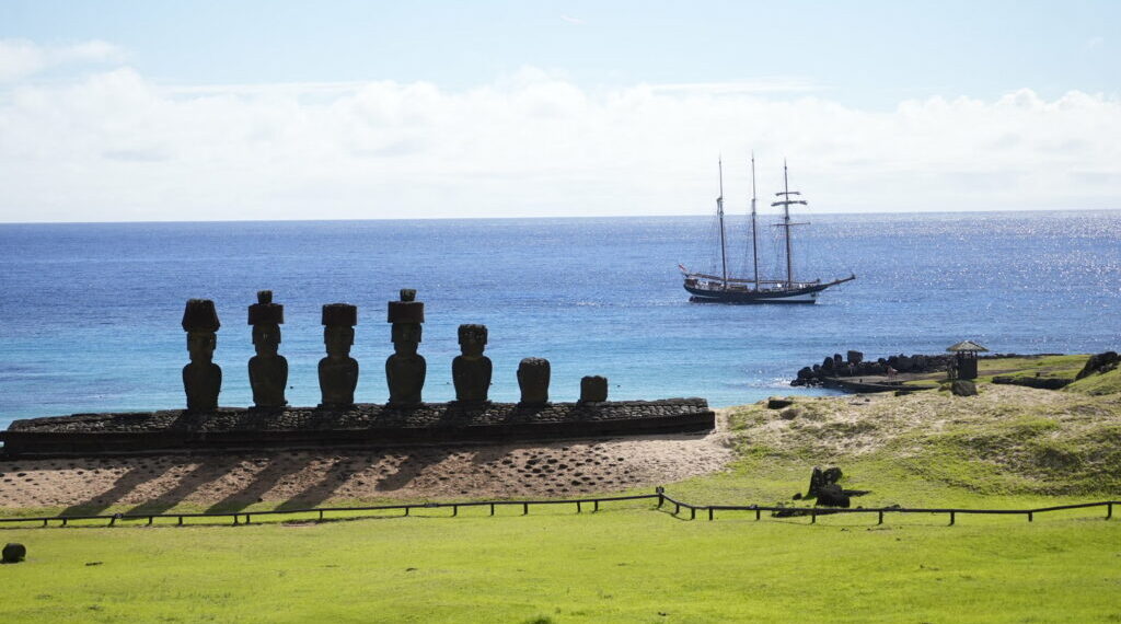 Un viaje diferente a Rapa Nui: Explorando el impacto del plástico en una de las islas más remotas del mundo