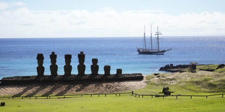 Un viaje diferente a Rapa Nui: Explorando el impacto del plástico en una de las islas más remotas del mundo