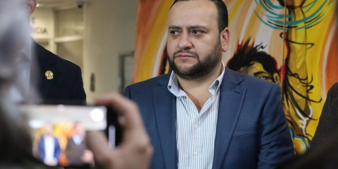 Va GPPRI contra impuesto a delivery foods; anuncia Medina reserva en PE2025