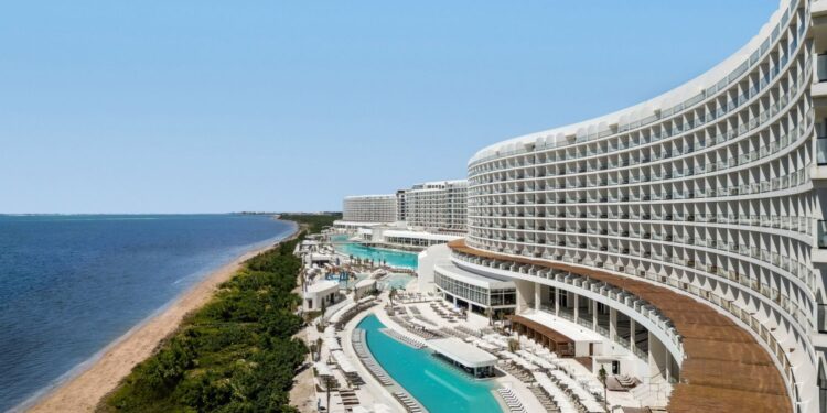 ¿Un hotel inspirado en un crucero? Descubre el 'lujo todo incluido' en AVA Resort Cancún