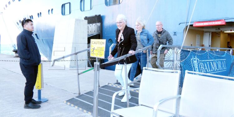 El primer crucero del año llega a Ceuta con 850 pasajeros