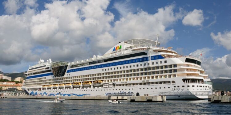 segunda evacuación de un crucero en Canarias en apenas 24 horas