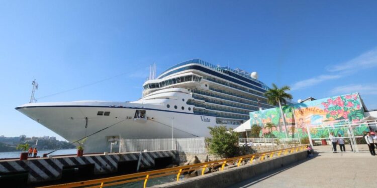 Acapulco recibe al MS Vista, cuarto crucero de 2025