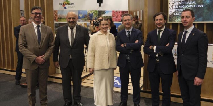 Cajamar apoya a la industria turística balear
