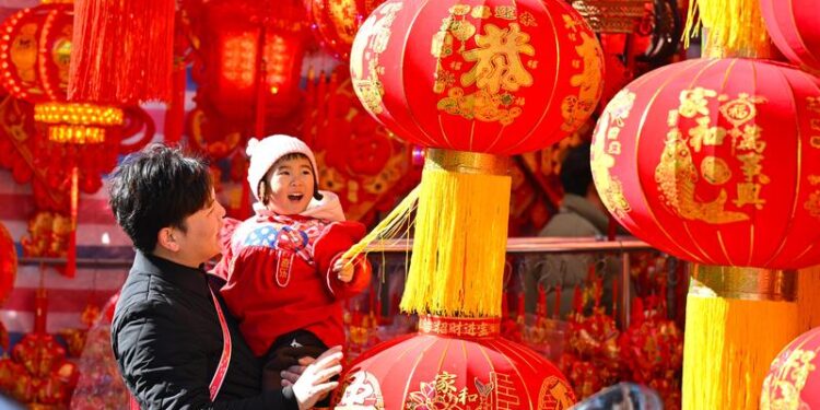 China registra más de 200 millones de viajes interregionales en la víspera de su Año Nuevo Lunar