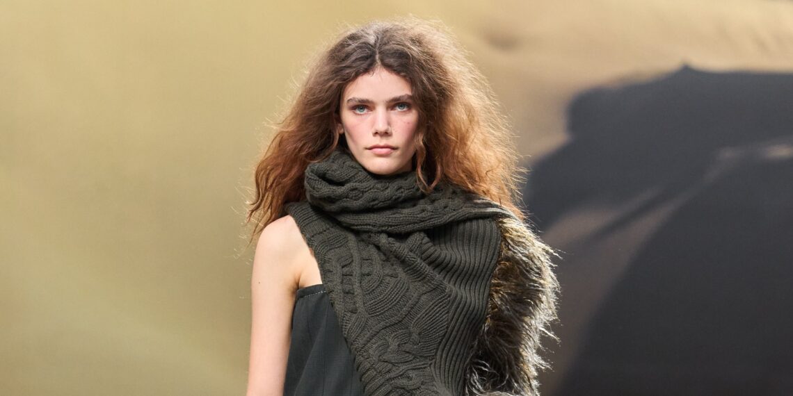 Sacai Pre-Fall 2025 Collection | Vogue