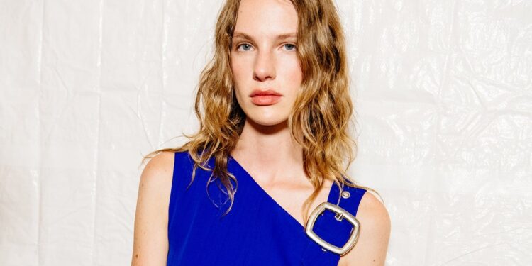 Colores que no están de moda en 2025 según Semanas de la Moda