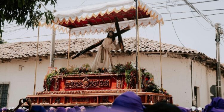 10 destinos para viajar en Semana Santa 2025