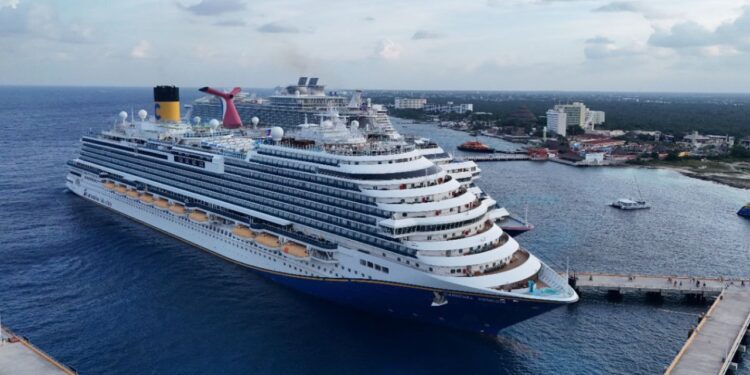 El crucero Carnival Venezia , en Cozumel.