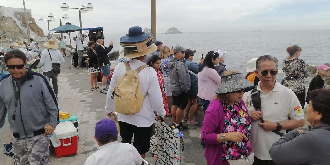 Arriba el crucero Discovery Princess y recibe Mazatlán a más de 3 mil 500 cruceristas - El Sol de Mazatlán