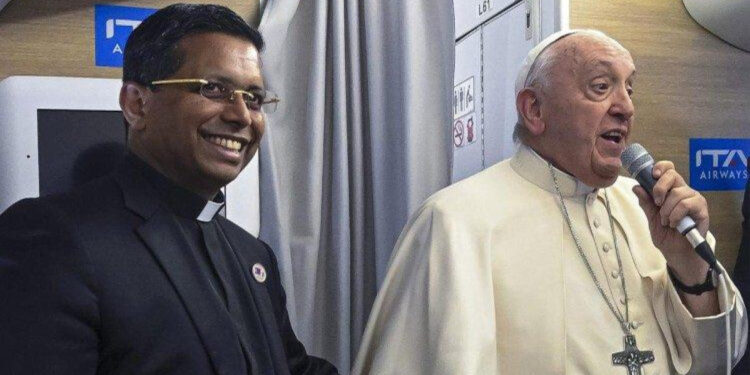 Francisco nombra responsable de Dialogo Interreligioso al organizador de sus viajes