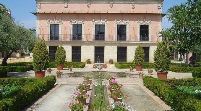 La alcaldesa valora los "buenos resultados" de la industria turística jerezana en 2024