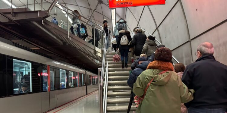 La estación de Barakaldo registra 3,8 millones de viajes en 2024 y la de Cruces casi 3,7