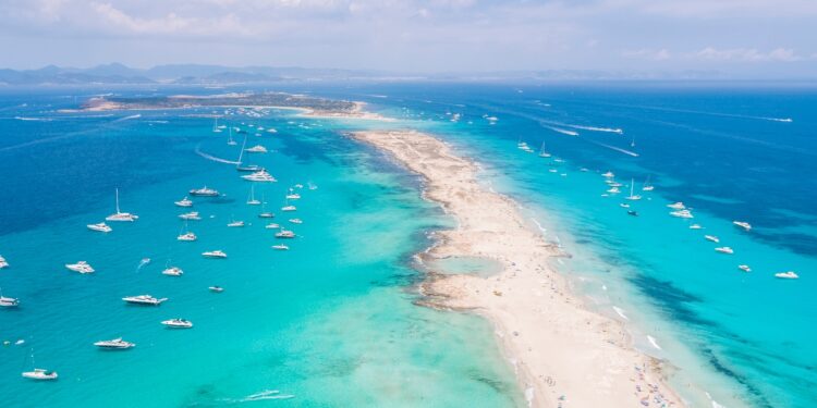 Las 10 mejores playas del mundo de 2025 según Lonely Planet y una es española