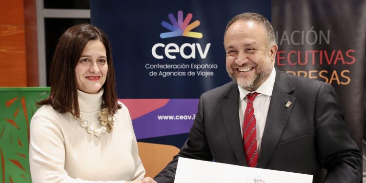 Las agencias de viajes y el Consorcio de Turismo sellan un acuerdo en Fitur para impulsar Turisleón