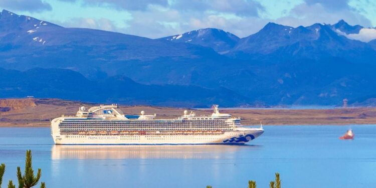 Más de 13 mil pasajeros arribarán a Ushuaia en crucero esta semana