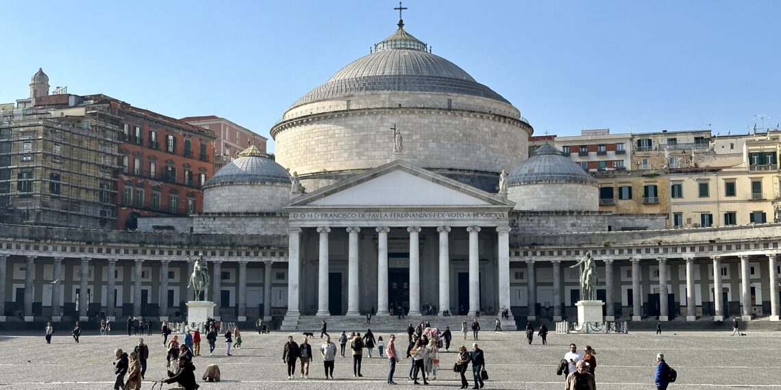 Nápoles, la puerta al corazón de Italia