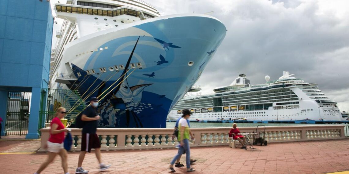 Orientan a pasajeros con salidas este domingo en cruceros puerto base | Fiestas de la Calle