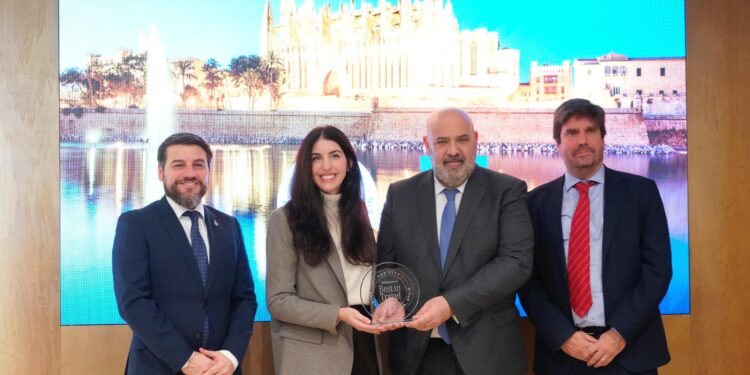 Palma, reconocida en Fitur, como uno de los mejores destinos del mundo en 2025 por Lonely Planet