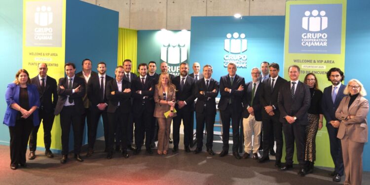 Cajamar apoya a la industria turística canaria en FITUR 2025