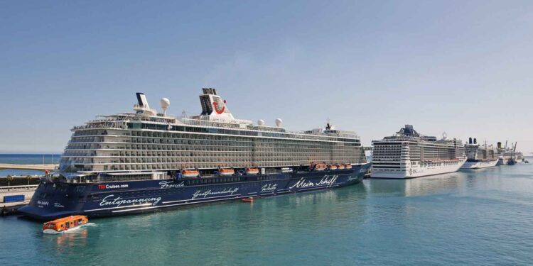 Varios cruceros atracados en el Puerto de Barcelona en una imagen de archivo