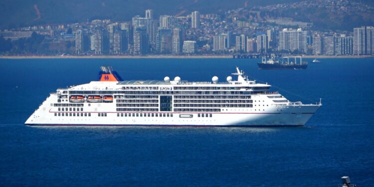 Contemplan que 19 millones de estadounidenses realicen vacaciones en cruceros durante 2025