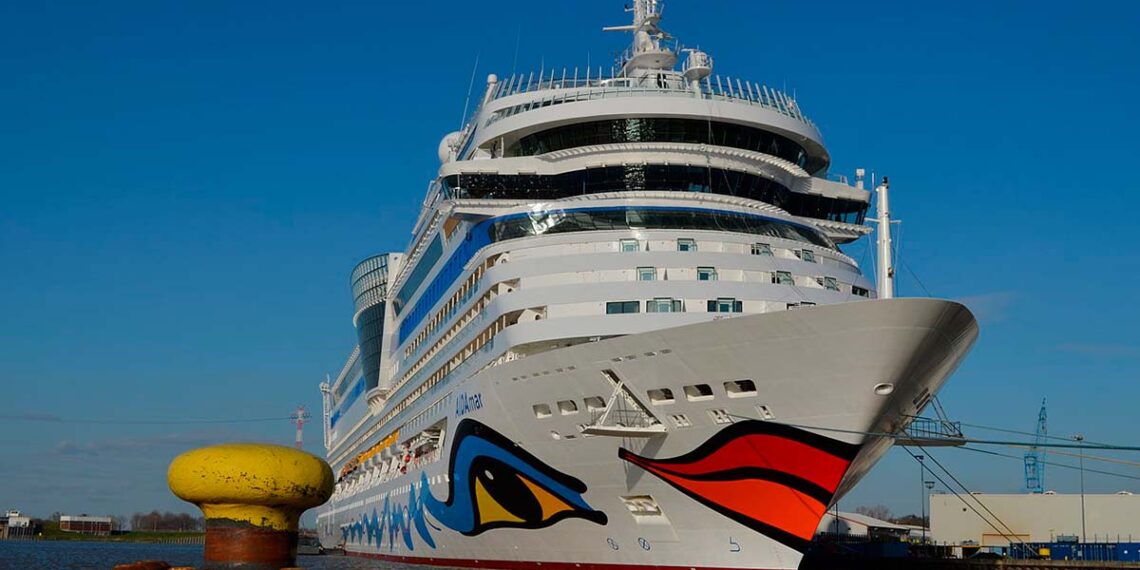 piden la evacuación urgente de la pasajera de un crucero en Canarias