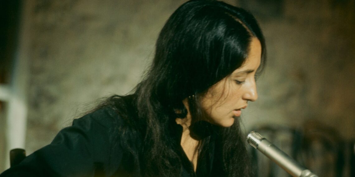 Joan Baez, su estilo, al igual que su música, trasciende el tiempo