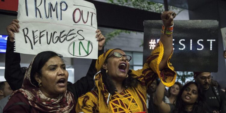 Trump cancela los viajes de refugiados ya aprobados para entrar en Estados Unidos