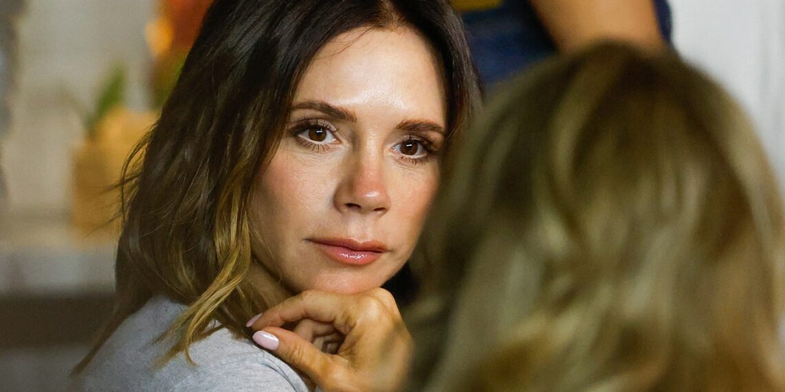 Uñas de jabón, la manicura minimalista de Victoria Beckham que es tendencia en 2025