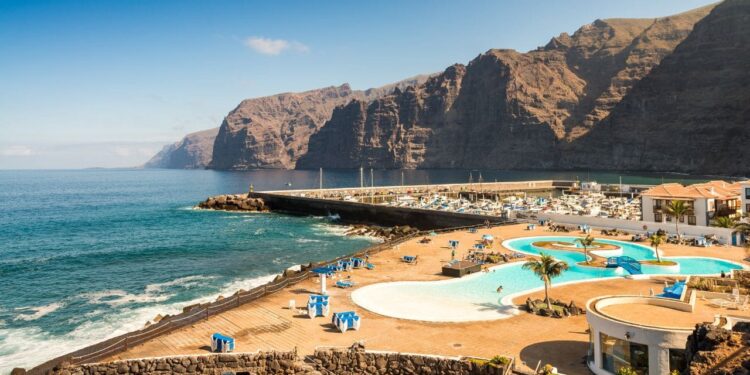 Viajes El Corte Inglés te lleva a Tenerife más barato que el IMSERSO