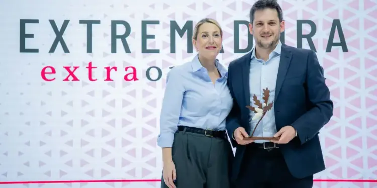 Viajes National Geographic recibe el premio 'Extra-embajadores’ de la Junta de Extremadura