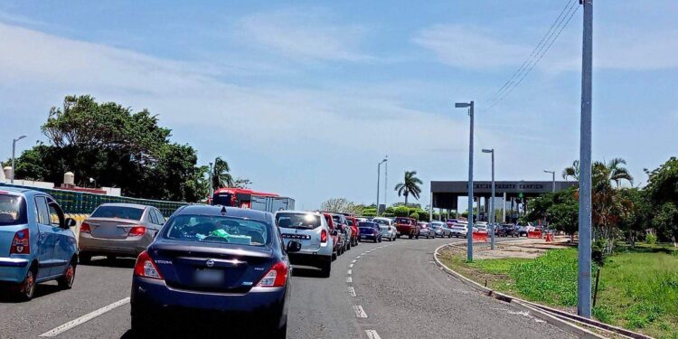 Viajes decembrinos: cómo preparar tu auto para evitar accidentes - El Sol de Tampico