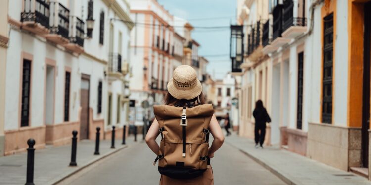 ¿Qué es un "Travel Dupe"? Estas son las tendencias de viaje que debes tener en cuenta para el 2025