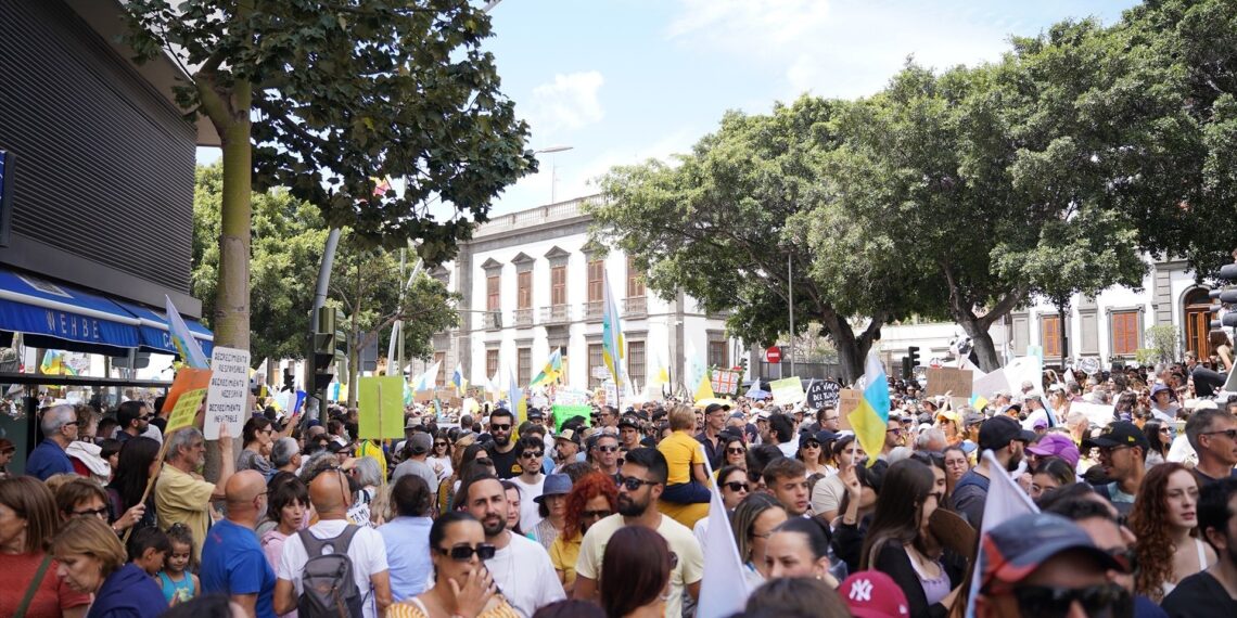 'Canarias tiene un límite' convoca este domingo en Tenerife una protesta ante un congreso de industria turística