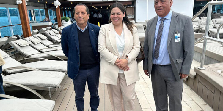Alcaldes de Chiloé visitaron crucero para reforzar gestión en turismo  – Periódico El Insular