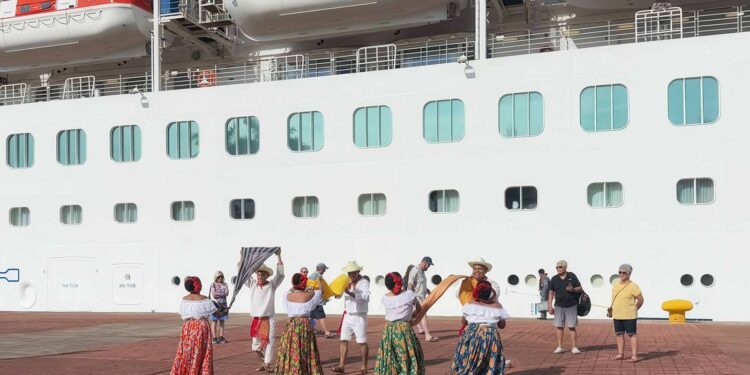 Llega a Puerto Chiapas el primer crucero del 2025