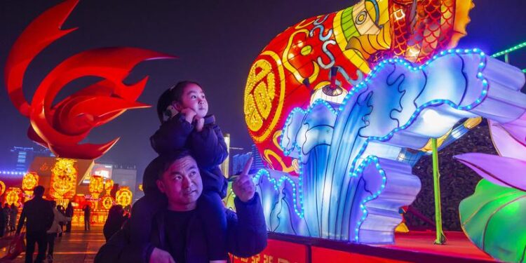 China calcula 4.800 millones de viajes en primera mitad de temporada alta de viajes por Fiesta de la Primavera