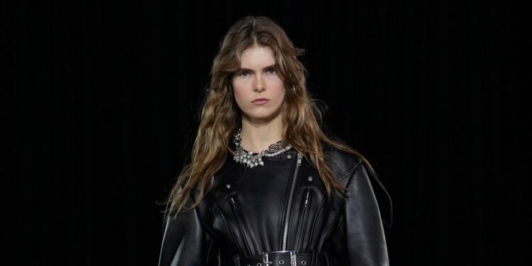Simone Rocha Fall 2025 Ready-to-Wear Collection