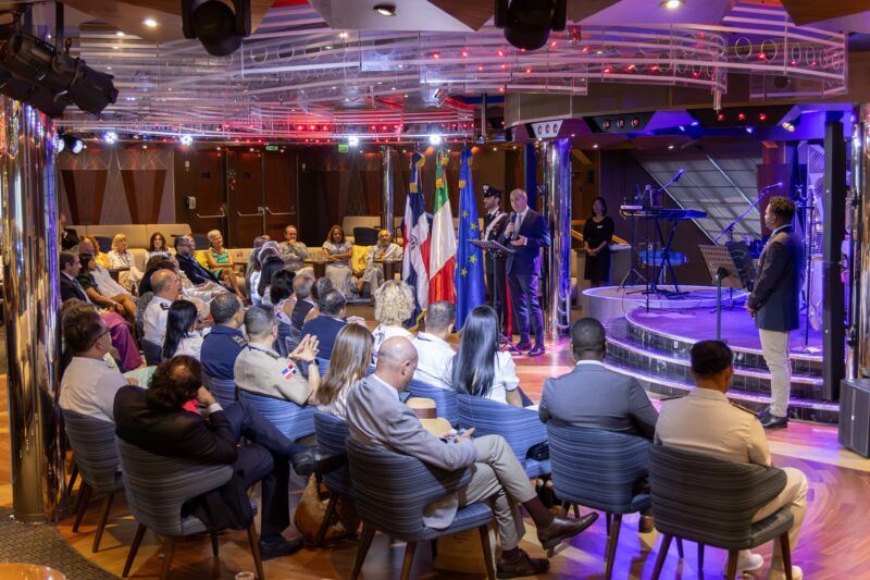 Costa incorpora puerto en Santo Domingo