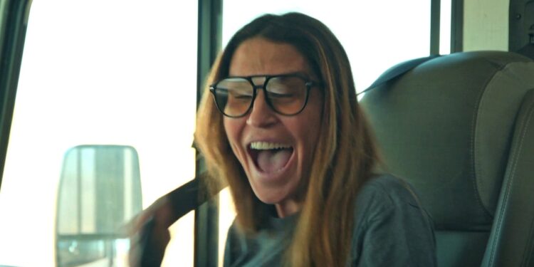 Daniela crea una canción del viaje en caravana… ¡y Joaquín y Susana se quedan perplejos!