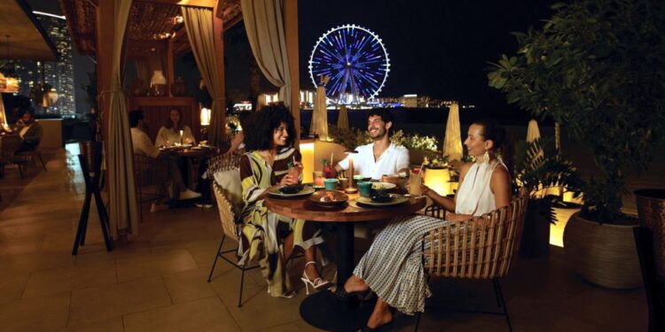 Emirates lanza una nueva campaña para promover los viajes a Dubái en marzo