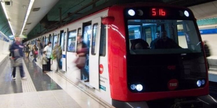 El transporte público de Barcelona registra un "récord" de 1.165 millones de viajes en 2024 (+7%)